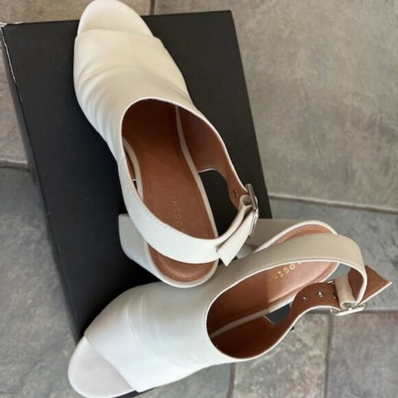 Dina Slide White Leather Sandal (Women) Halogen Size 8.5 M - Picture 6 of 6